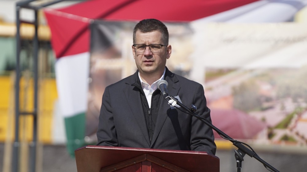 Fotó: Facebook/Seszták Miklós